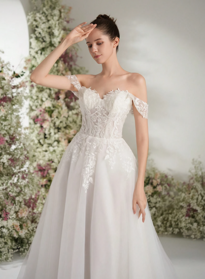 Incantevole Abito da Sposa in Pizzo A-Line con Scollo a Spalle Scoperte